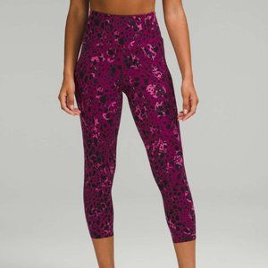 08. Lululemon Base Pace HR crop 23"